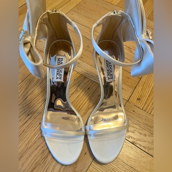 Badgley Mischka Heels Fran Bow Wedding - Picture 4 of 8